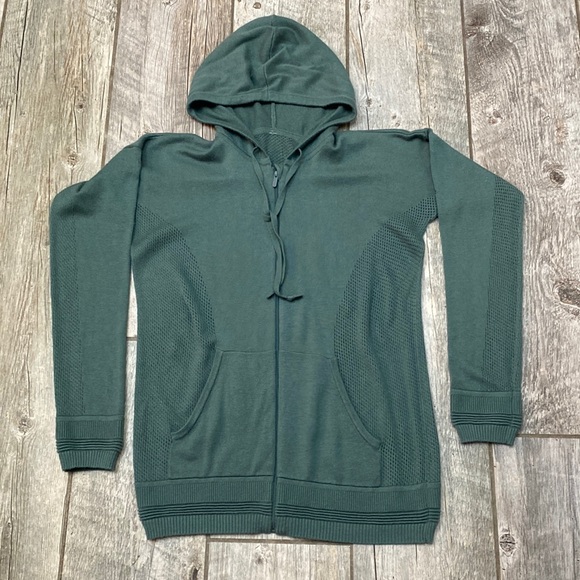 Lululemon Wake Up & Go Sweater
Graphite Green 6 *no tag see measurement - Picture 3 of 10